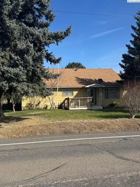 2821 Grandview Pavement, Mabton, WA 98935