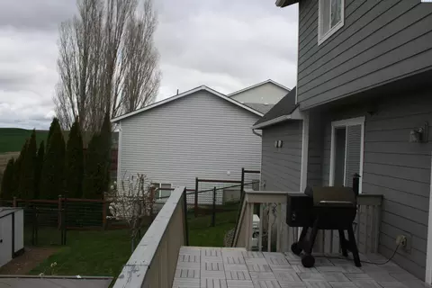 Exterior - 1725 NW Ventura, Pullman, WA 99163 photo 11 of 14