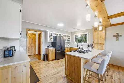 Kitchen - 930 SW Fountain St, Pullman, WA 99163 photo 2 of 5