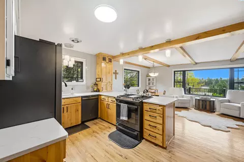 Kitchen - 930 SW Fountain St, Pullman, WA 99163 photo 1 of 5