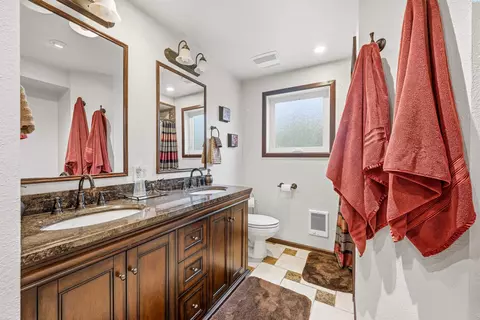 Bath - 930 SW Fountain St, Pullman, WA 99163 photo 2 of 2