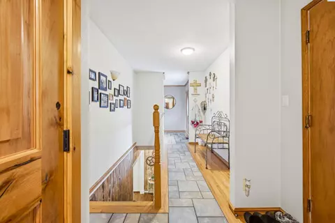 Entry Way - 930 SW Fountain St, Pullman, WA 99163 photo 3 of 3
