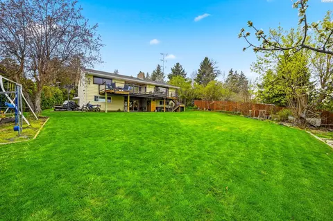 Exterior - 930 SW Fountain St, Pullman, WA 99163 photo 6 of 6