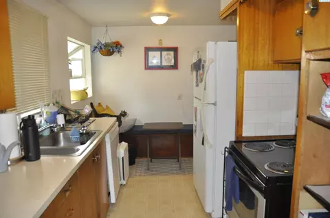 Kitchen - 920 NW Charlotte, Pullman, WA 99163 photo 3 of 5