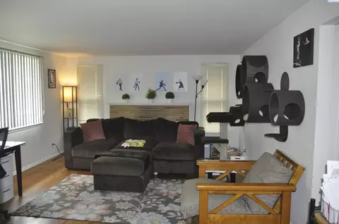 Living - 920 NW Charlotte, Pullman, WA 99163 photo 2 of 2