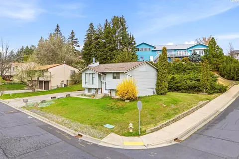 View/Area - 310 NW Dillon St, Pullman, WA 99163 photo 3 of 7