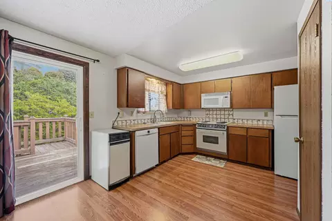 Kitchen - 310 NW Dillon St, Pullman, WA 99163 photo 1 of 2