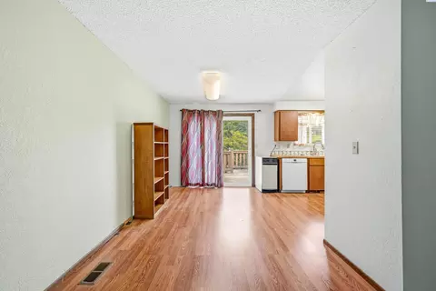 Living - 310 NW Dillon St, Pullman, WA 99163 photo 3 of 4