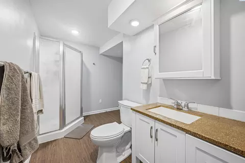 Bath - 1740 NE Lower Dr, Pullman, WA 99163 photo 3 of 3