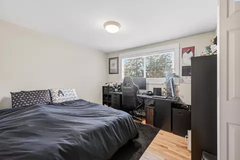 Bedroom - 1740 NE Lower Dr, Pullman, WA 99163 photo 3 of 4