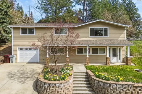 Exterior - 1740 NE Lower Dr, Pullman, WA 99163 photo 1 of 9