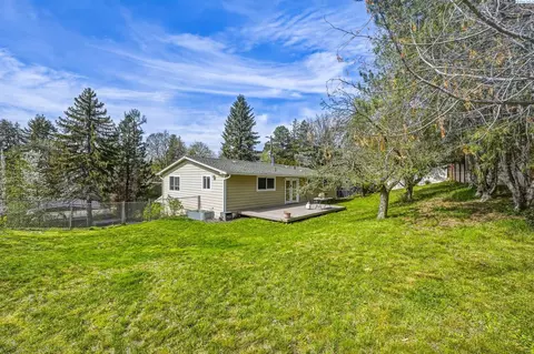 Exterior - 1740 NE Lower Dr, Pullman, WA 99163 photo 2 of 9