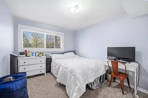 Bedroom - 1740 NE Lower Dr, Pullman, WA 99163 photo 4 of 4