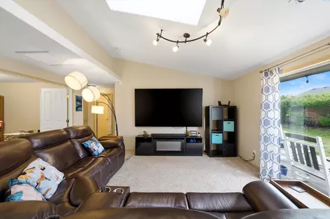 Living - 8504 Studebaker Dr, Pasco, WA 99301 photo 1 of 1