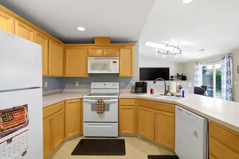 Kitchen - 8504 Studebaker Dr, Pasco, WA 99301 photo 2 of 3