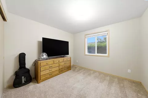 Bedroom - 8504 Studebaker Dr, Pasco, WA 99301 photo 2 of 7