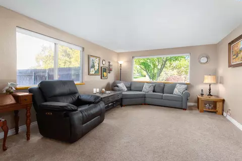 Living - 8920 Maple Dr, Pasco, WA 99301 photo 1 of 4