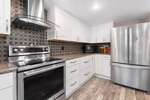 Kitchen - 8920 Maple Dr, Pasco, WA 99301 photo 2 of 5