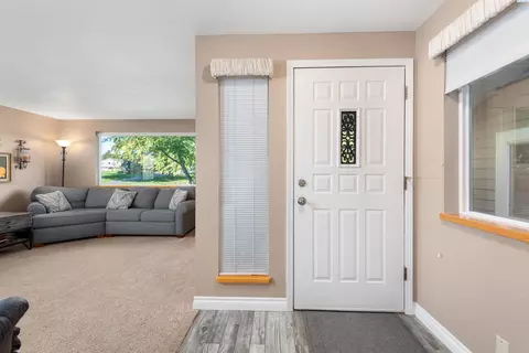 Entry Way - 8920 Maple Dr, Pasco, WA 99301 photo 1 of 2
