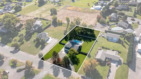 View/Area - 8920 Maple Dr, Pasco, WA 99301 photo 3 of 6