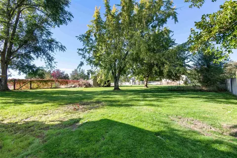 Exterior - 8920 Maple Dr, Pasco, WA 99301 photo 9 of 11