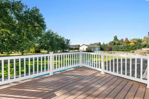 Exterior - 8920 Maple Dr, Pasco, WA 99301 photo 2 of 11