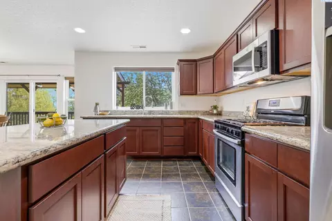 Kitchen - 5608 Pimlico, Pasco, WA 99301 photo 3 of 3