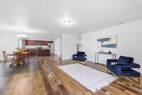 Living - 5608 Pimlico, Pasco, WA 99301 photo 2 of 3