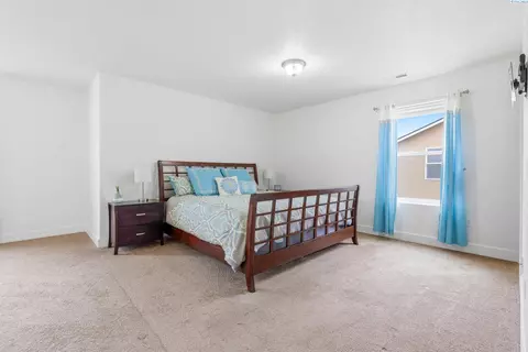 Bedroom - 5608 Pimlico, Pasco, WA 99301 photo 2 of 6