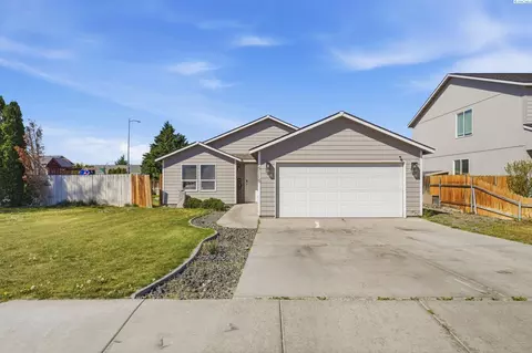 5116 Cleveland Ln, Pasco, WA 99301