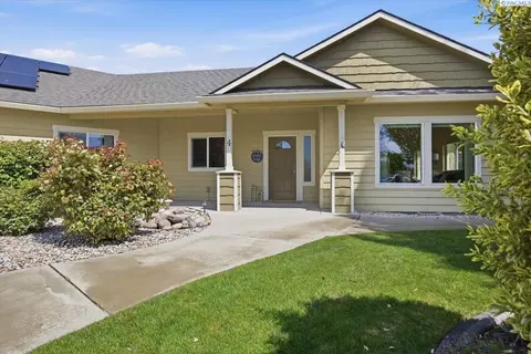 4 Daffodil Ct, Pasco, WA 99301