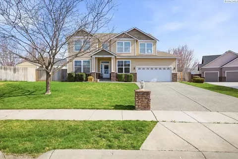 10411 Aspen Ln, Pasco, WA 99301