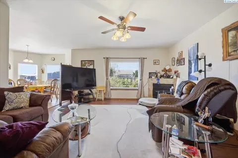 Living - 2304 Road 52, Pasco, WA 99301 photo 1 of 2