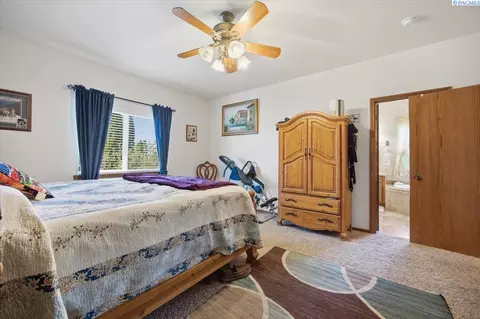 Bedroom - 2304 Road 52, Pasco, WA 99301 photo 1 of 4