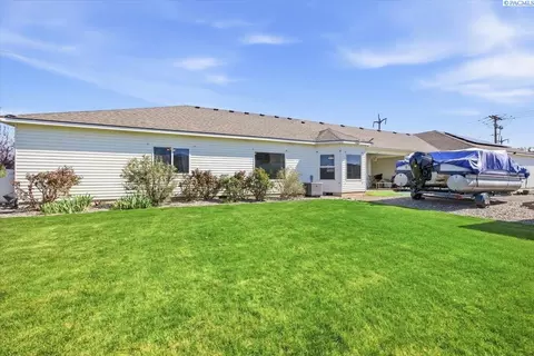 Exterior - 2304 Road 52, Pasco, WA 99301 photo 4 of 5