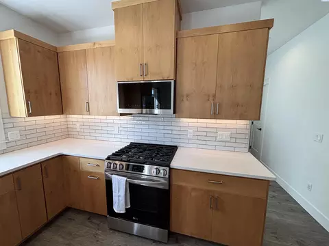 Kitchen - 820 SW Blue Heron Ct, Pullman, WA 99163 photo 6 of 7