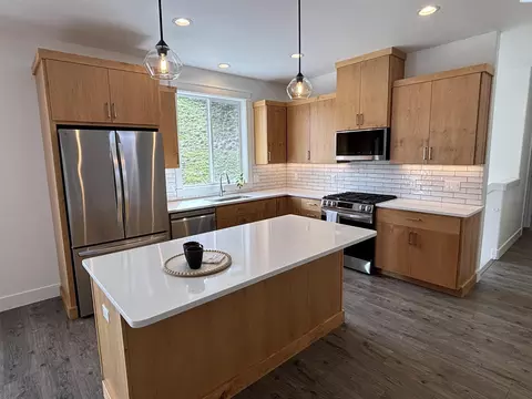 Kitchen - 820 SW Blue Heron Ct, Pullman, WA 99163 photo 1 of 7