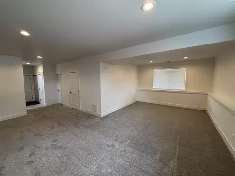 Living - 820 SW Blue Heron Ct, Pullman, WA 99163 photo 4 of 5