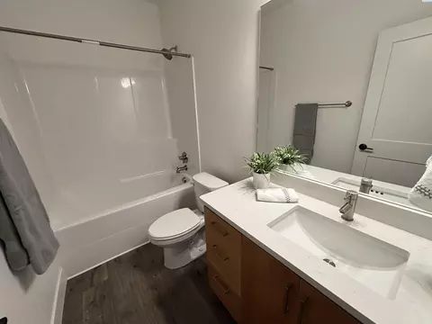 Bath - 820 SW Blue Heron Ct, Pullman, WA 99163 photo 4 of 4