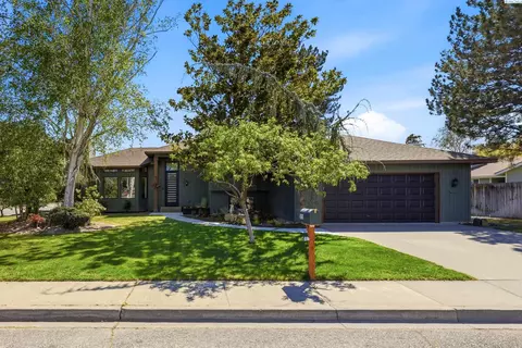 303 Spring St, Richland, WA 99354