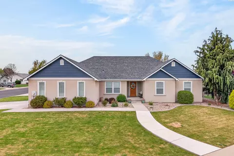 1911 Wyant Dr, Grandview, WA 98930