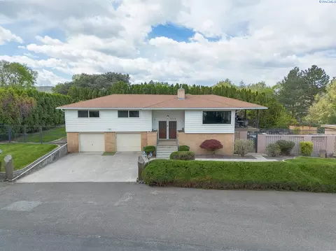 3628 S Date St, Kennewick, WA 99337