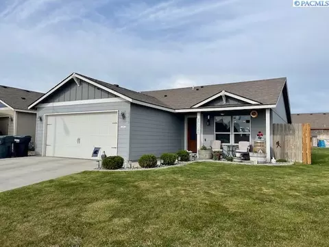 6210 Panther Ln, Pasco, WA 99301