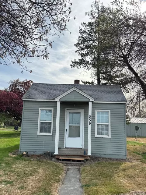 258 S Burke Ave, Connell, WA 99326