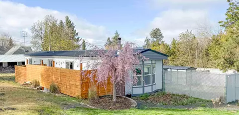 245 E Houghton St, Palouse, WA 99161