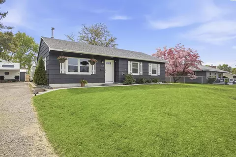 1508 Cottonwood Dr, Richland, WA 99354