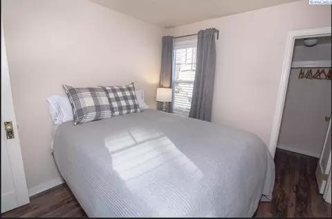Bedroom - 118-122 NW State St, Pullman, WA 99163 photo 1 of 4