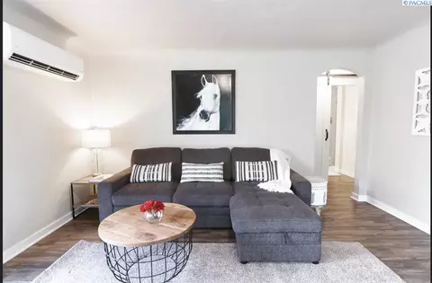 Living - 118-122 NW State St, Pullman, WA 99163 photo 1 of 1