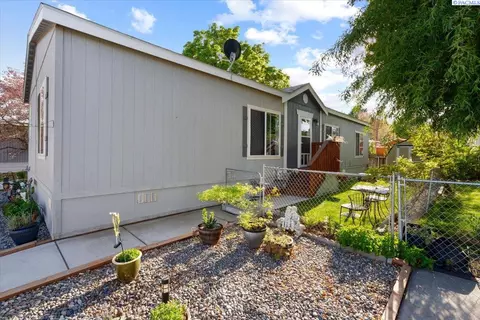 31 Mercury Dr, Richland, WA 99354