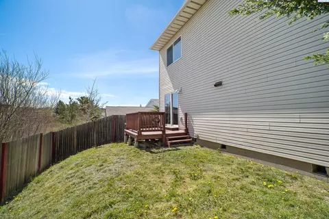 Exterior - 540 SE Shoemaker Pl, Pullman, WA 99163 photo 4 of 9